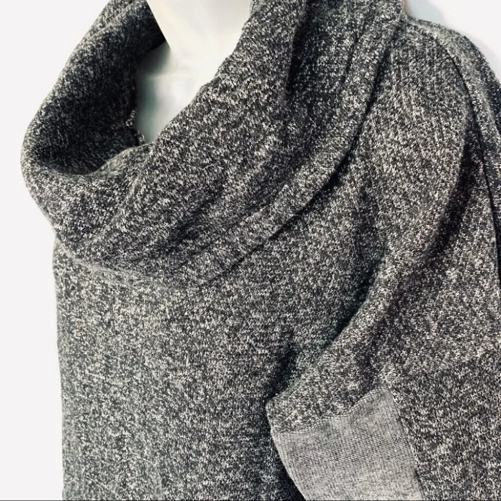 TOMMY HILFIGER  TURTLENECK LOOSE GREY BLACK TOP SWEATER SIZE MEDIUM - Picture 4 of 9